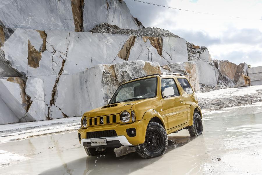  Suzuki Jimny Shinsei 2016 года  (фото 12 из 32)